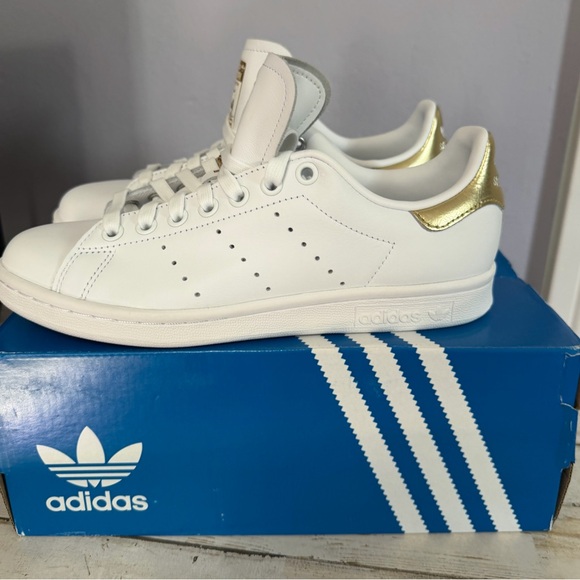 NWT Adidas Stan Smith White with Gold Heel Sneakers Size 6.5 - Picture 5 of 16